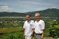 BV2DD/Eddie & BV2KI/Bruce at the paragliding yard of Taitung